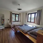 Hidden Gem & Gated Parking דירה