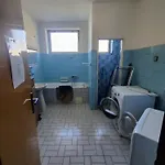 Hidden Gem & Gated Parking דירה *