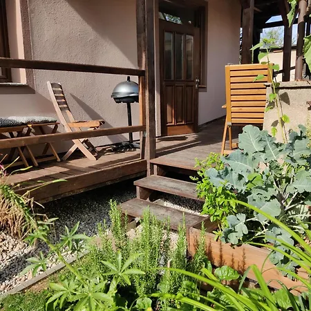 Hidden Gem & Gated Parking Apartment *